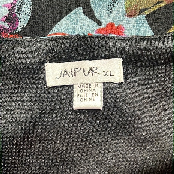 Jaipur EC floral print in black top. Size XLarge - Picture 2 of 7